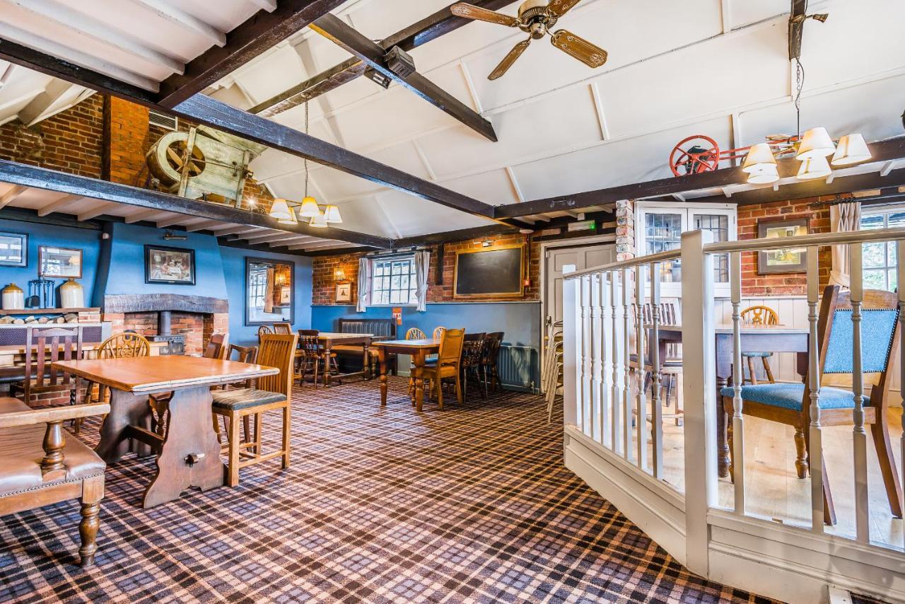 The Walhampton Arms Lymington Exterior foto